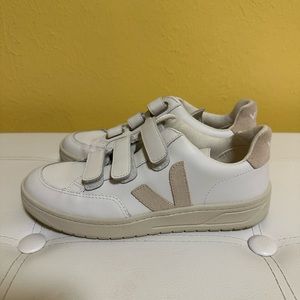 VEJA Esplar White Logo Shoes